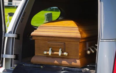 Karawany pogrzebowe od kuchni: technika, bezpieczeństwo i logistyka. Jakimi autami jeździ branża funeralna?